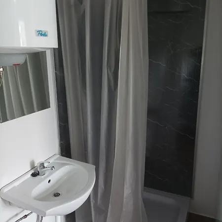Apart Otel Frank's Truck Parking & Diner 3*