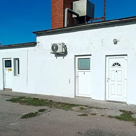 Frank's Truck Parking & Diner Apart-hotel Győr