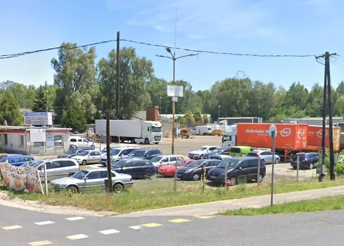Frank's Truck Parking & Diner Дьёр